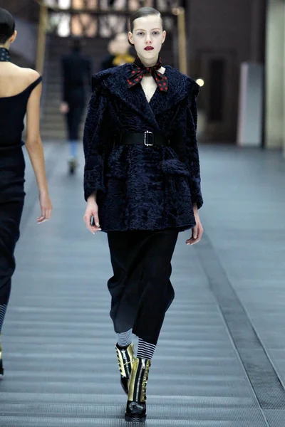 Look 7